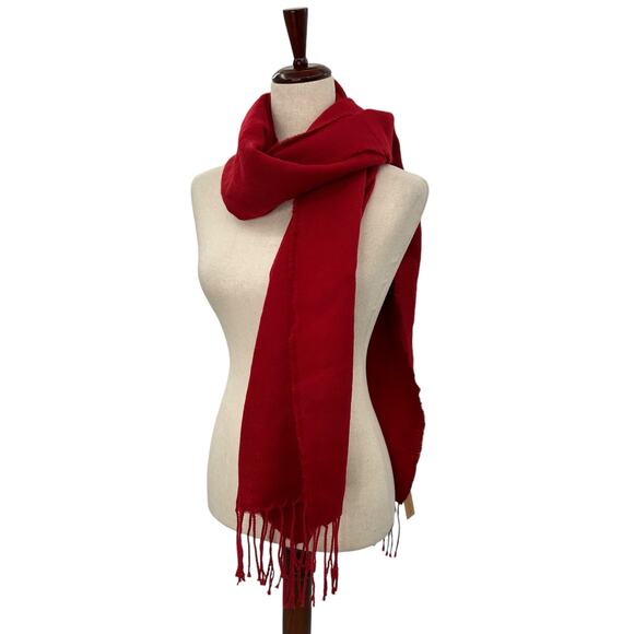 NEW Steve Madden Cozy Blanket Scarf with Fringe Trim in Winter Red Oblong NWT - Picture 9 of 16